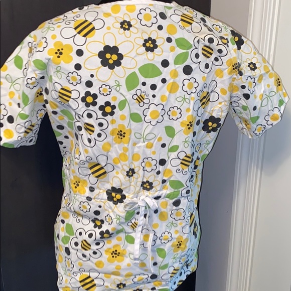 Scrub top - Picture 3 of 3